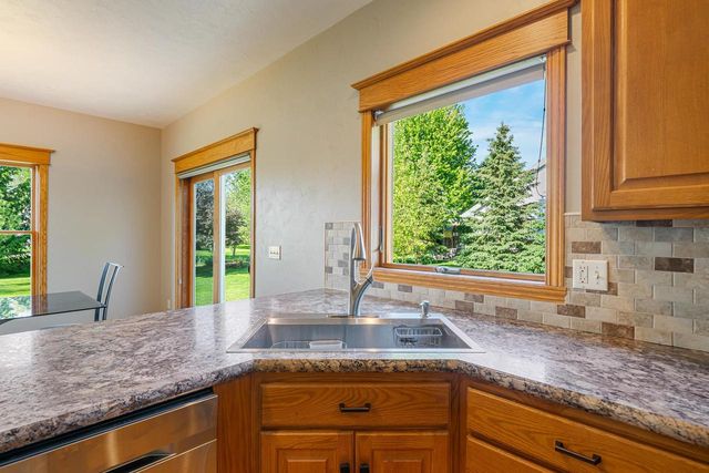 W6724 CHARLEEN LANE, Greenville, WI 54942