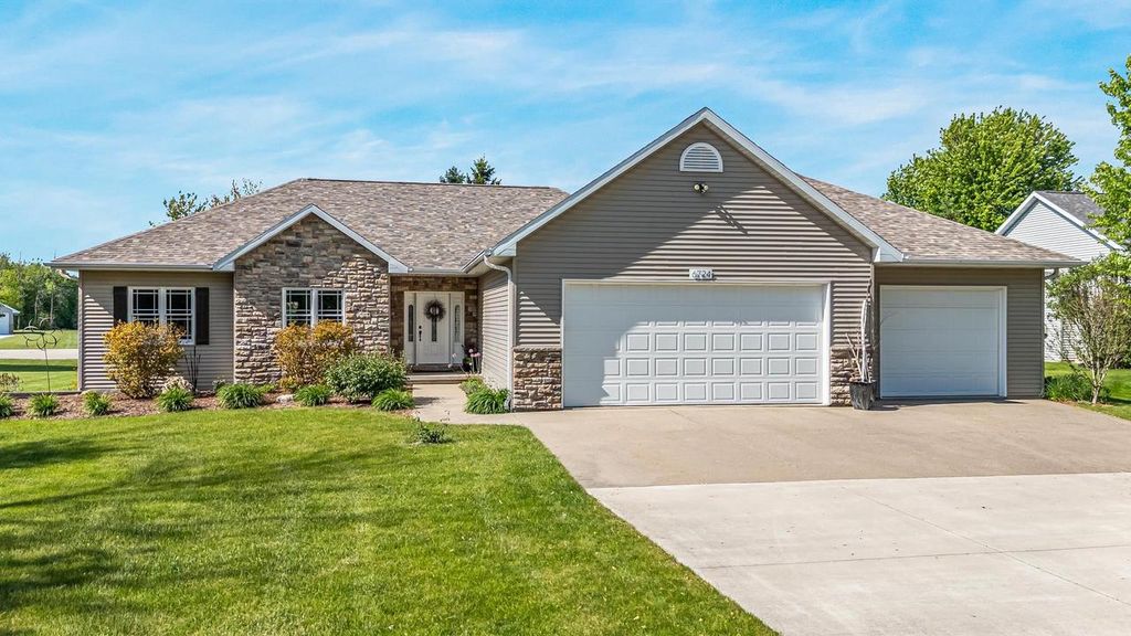 W6724 CHARLEEN LANE, Greenville, WI 54942