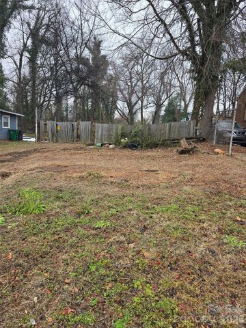 320 Woodvale Place, Charlotte, NC 28208