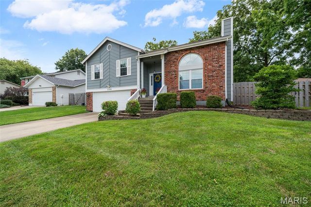 2286 Graystone Drive, St Charles, MO 63303