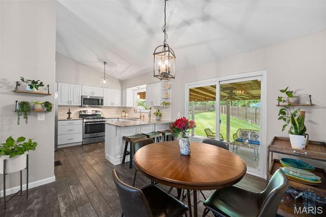 2286 Graystone Drive, St Charles, MO 63303