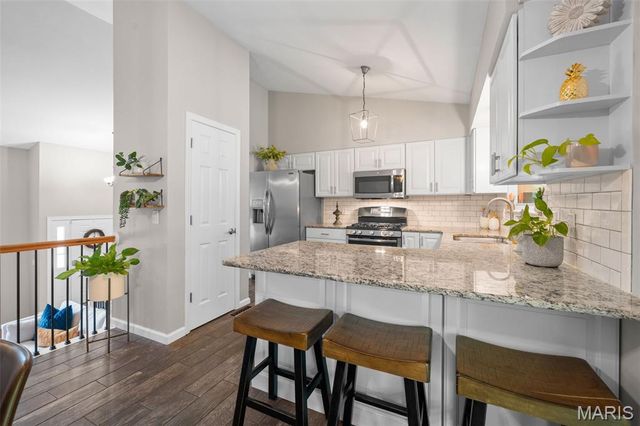 2286 Graystone Drive, St Charles, MO 63303