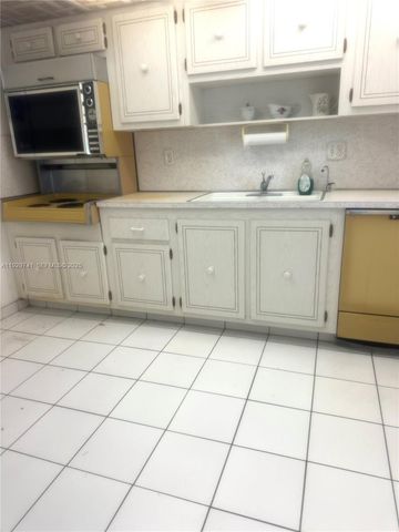 400 Diplomat Pkwy 403, Hallandale Beach, FL 33009