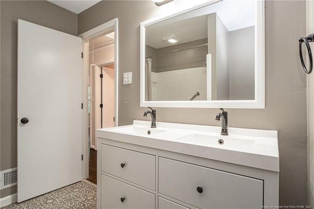 2721 Millbrook Road, Fayetteville, NC 28303