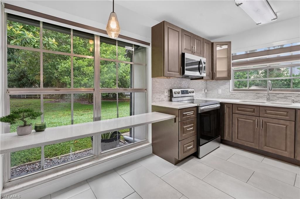 10452 Lakeport CT, LEHIGH ACRES, FL 33936 — photo 3