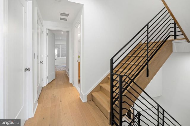 1102 CYPRESS ST, Philadelphia, PA 19107