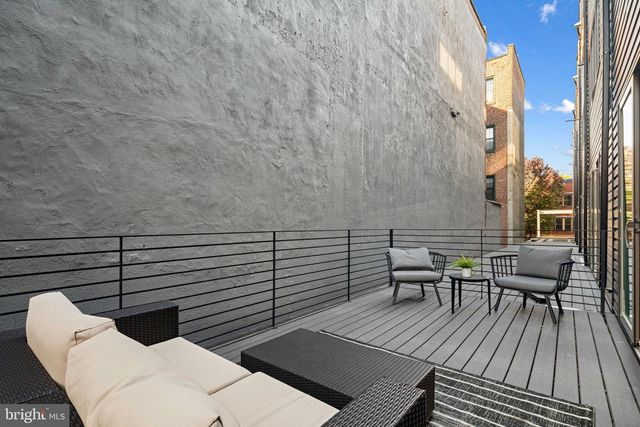 1102 CYPRESS ST, Philadelphia, PA 19107