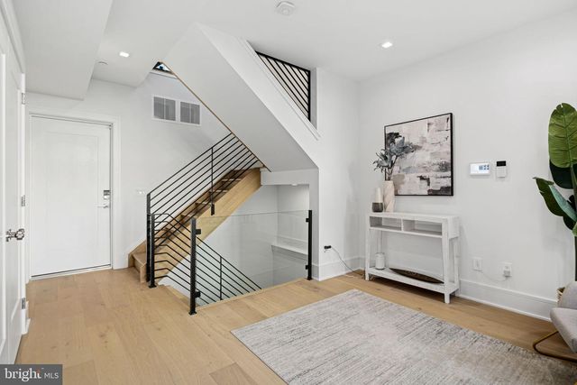 1102 CYPRESS ST, Philadelphia, PA 19107