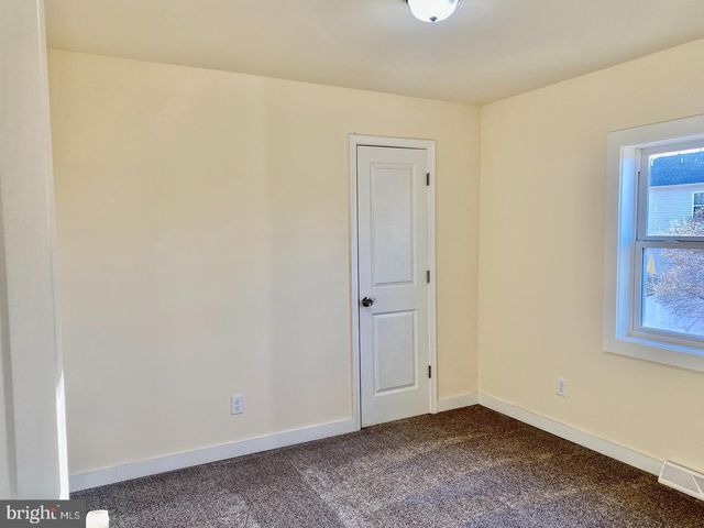 206 E 14TH AVE, Ranson, WV 25438