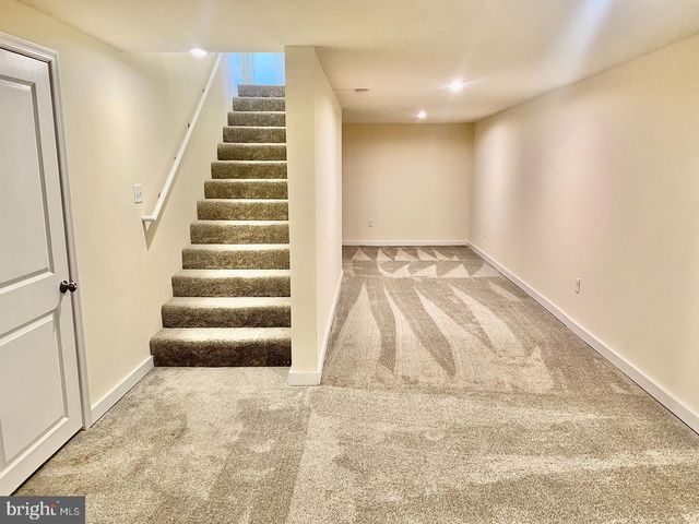 206 E 14TH AVE, Ranson, WV 25438