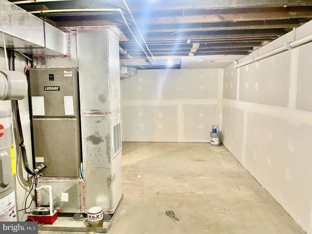 206 E 14TH AVE, Ranson, WV 25438