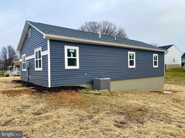 206 E 14TH AVE, Ranson, WV 25438