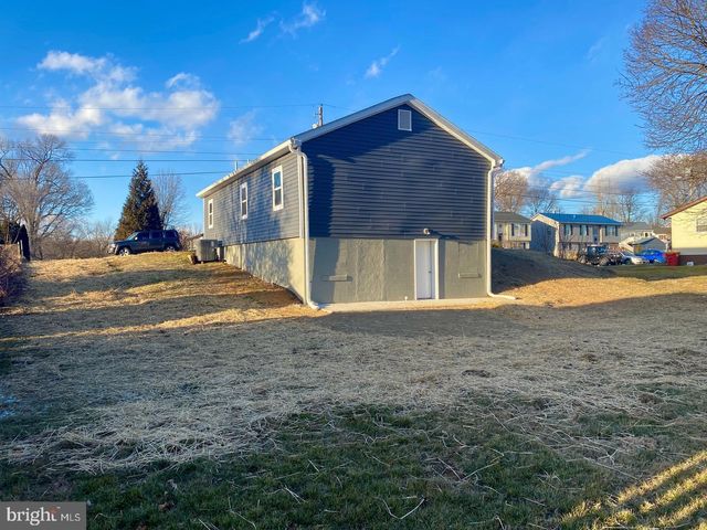 206 E 14TH AVE, Ranson, WV 25438