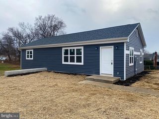 206 E 14TH AVE, Ranson, WV 25438