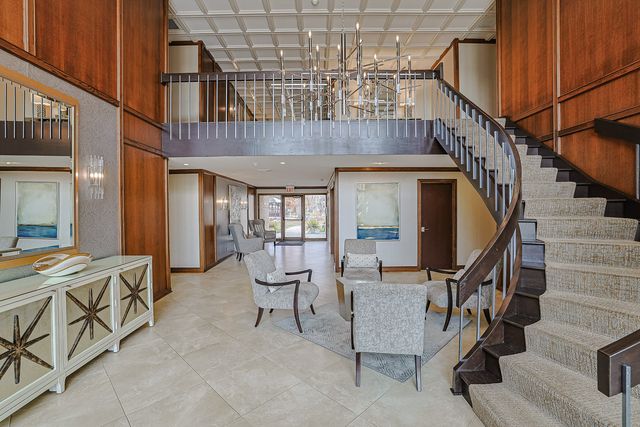 1 Oak Brook Club Drive B-301, Oak Brook, IL 60523