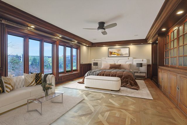 1 Oak Brook Club Drive B-301, Oak Brook, IL 60523