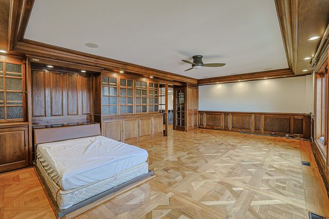 1 Oak Brook Club Drive B-301, Oak Brook, IL 60523