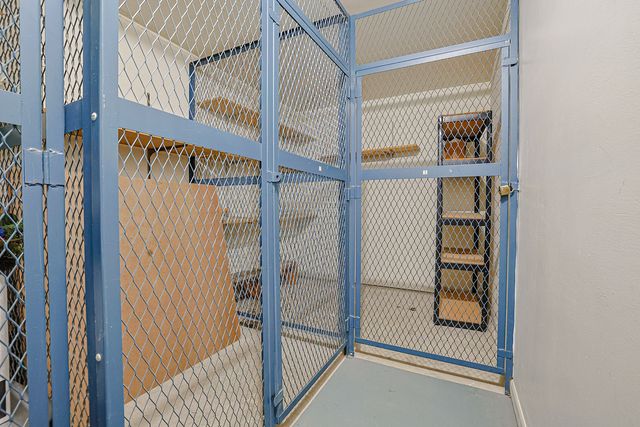 1 Oak Brook Club Drive B-301, Oak Brook, IL 60523