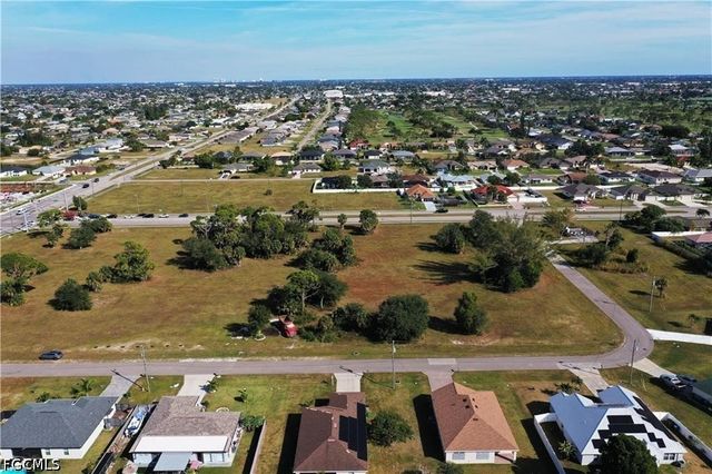 1623 SW 16th CT, Cape Coral, FL 33991