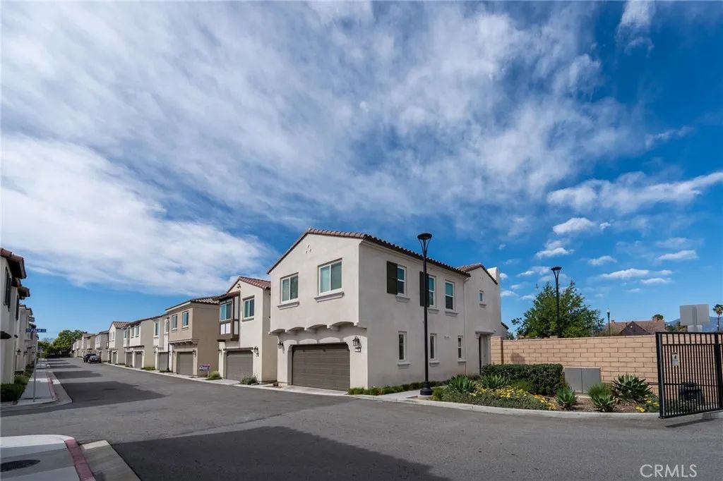 202 Bonita Lane, Rialto, CA 92376