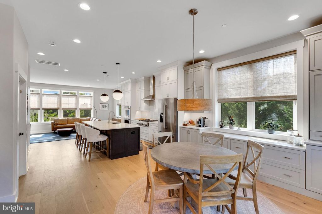 367 W HORSESHOE TRL, Newtown Square, PA 19073