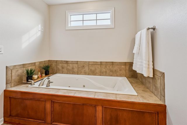 908 NW 33rd Street, Ankeny, IA 50023