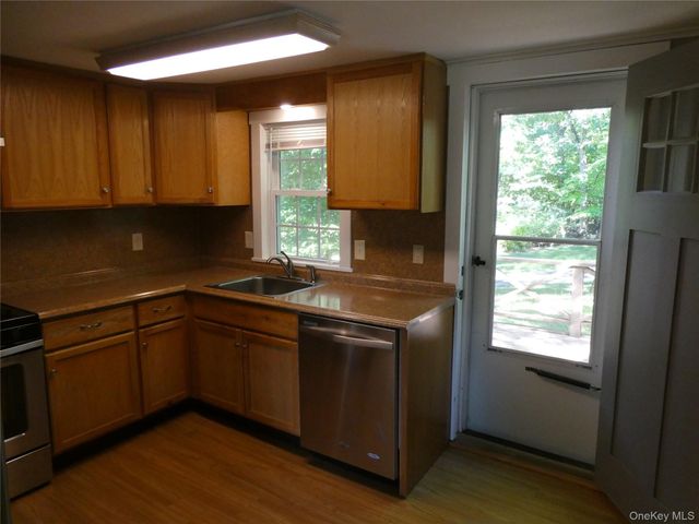 60 Mountain View Drive, Elizaville, NY 12523