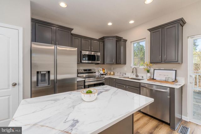 5060 OYSTER REEF PL, Waldorf, MD 20602