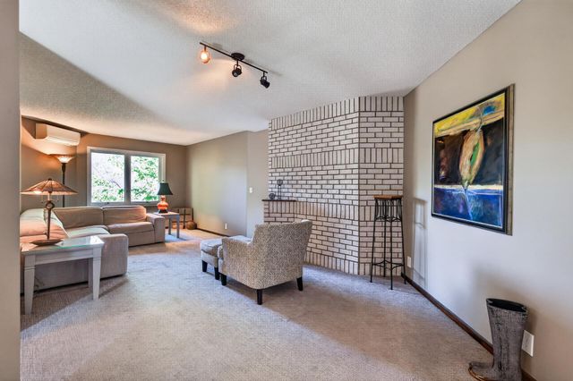7508 W 77th Street, Chaska, MN 55318