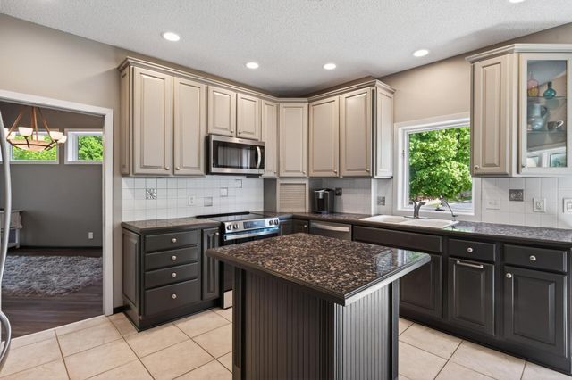 7508 W 77th Street, Chaska, MN 55318
