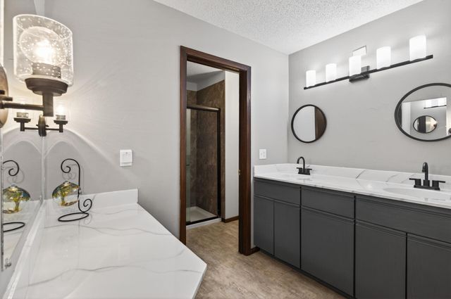 7508 W 77th Street, Chaska, MN 55318