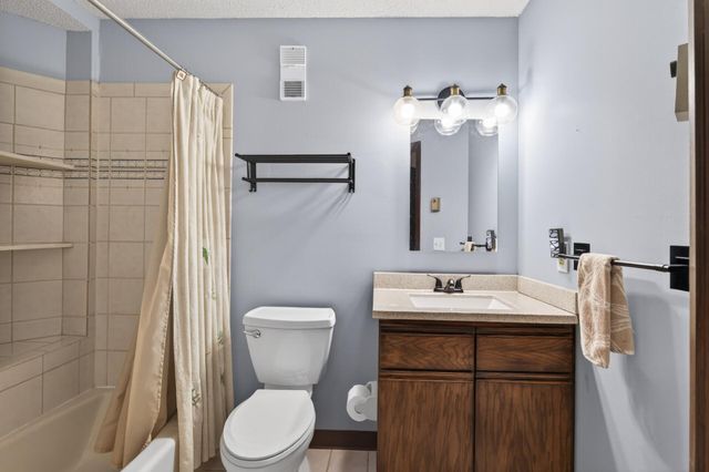 7508 W 77th Street, Chaska, MN 55318