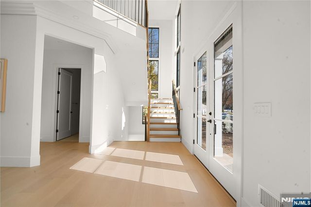 40 Godfrey Terrace, Glen Rock, NJ 07452