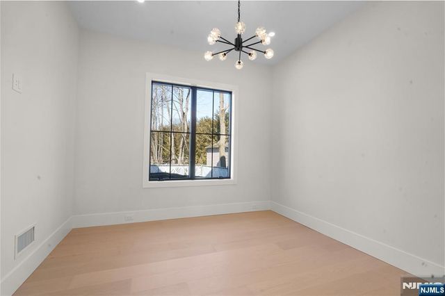 40 Godfrey Terrace, Glen Rock, NJ 07452