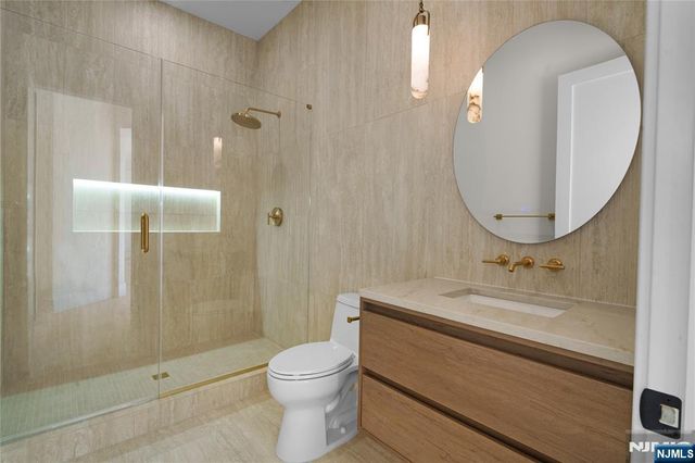 40 Godfrey Terrace, Glen Rock, NJ 07452