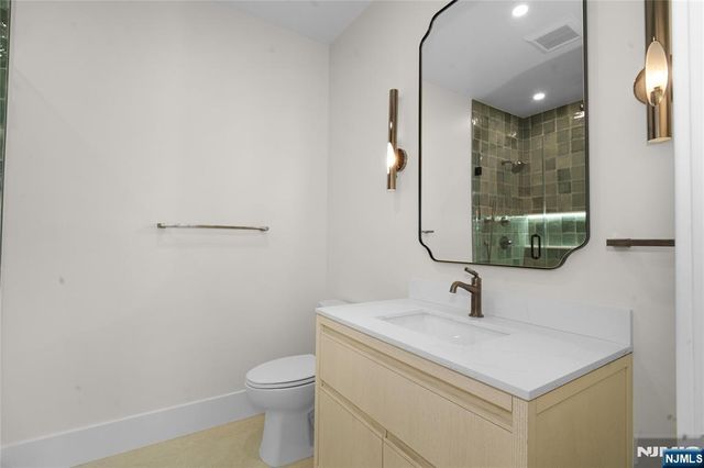 40 Godfrey Terrace, Glen Rock, NJ 07452