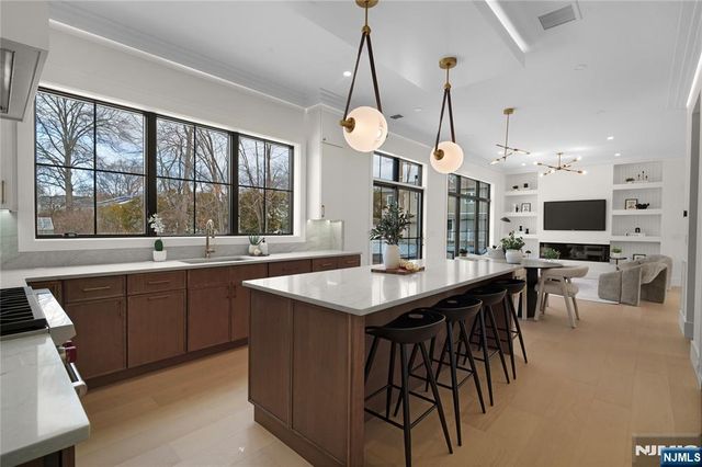 40 Godfrey Terrace, Glen Rock, NJ 07452