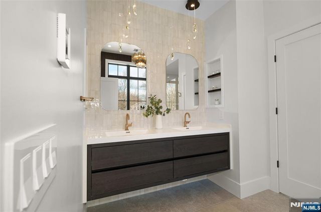 40 Godfrey Terrace, Glen Rock, NJ 07452