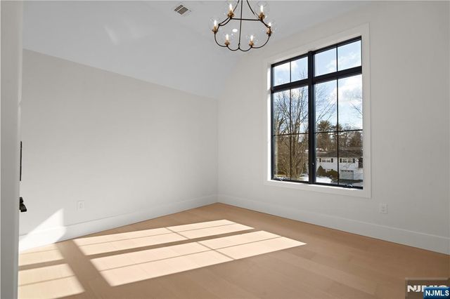 40 Godfrey Terrace, Glen Rock, NJ 07452