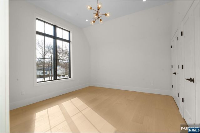 40 Godfrey Terrace, Glen Rock, NJ 07452