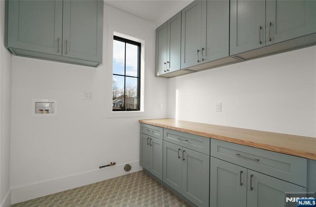 40 Godfrey Terrace, Glen Rock, NJ 07452