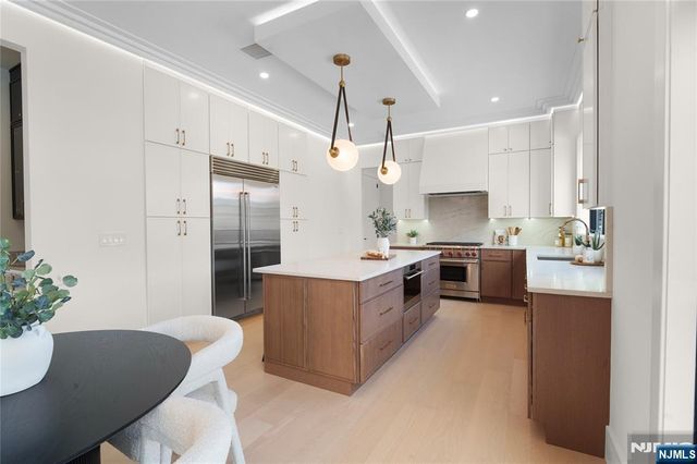 40 Godfrey Terrace, Glen Rock, NJ 07452