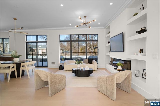 40 Godfrey Terrace, Glen Rock, NJ 07452