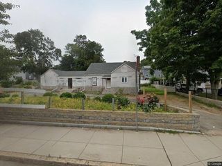 385 Pleasant Str, Brockton, MA 02301