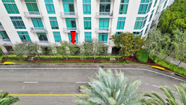 9025 S DADELAND BLVD, Miami, FL 33156