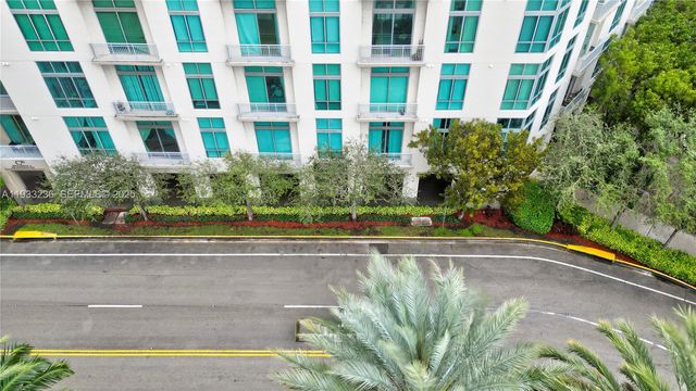 9025 S DADELAND BLVD, Miami, FL 33156