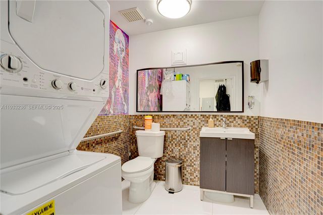 9025 S DADELAND BLVD, Miami, FL 33156