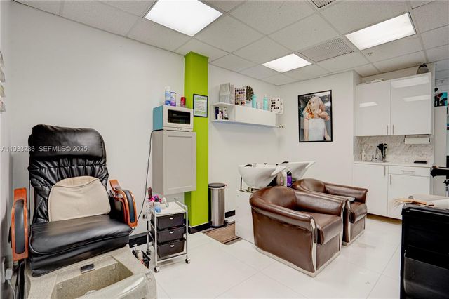 9025 S DADELAND BLVD, Miami, FL 33156