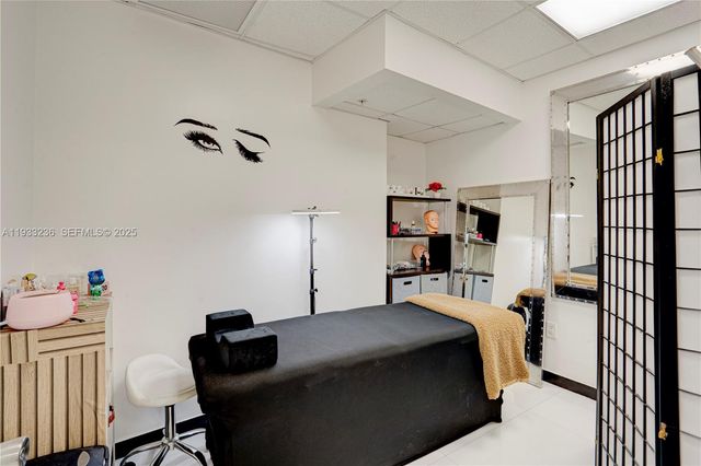 9025 S DADELAND BLVD, Miami, FL 33156