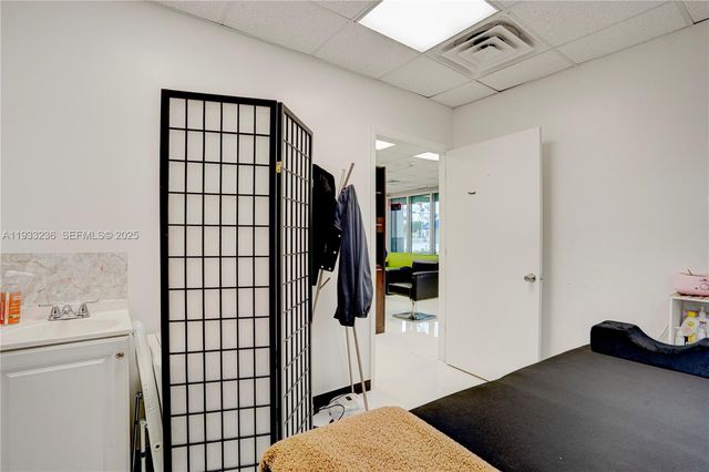 9025 S DADELAND BLVD, Miami, FL 33156